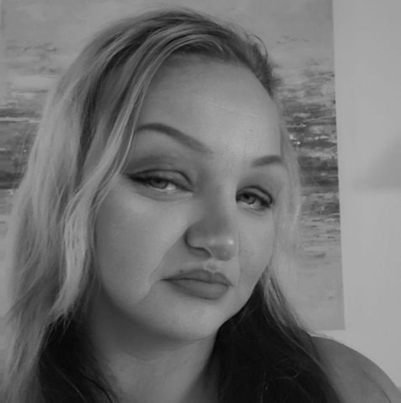 Meet your Posher, Heather - Picture 1 of 1